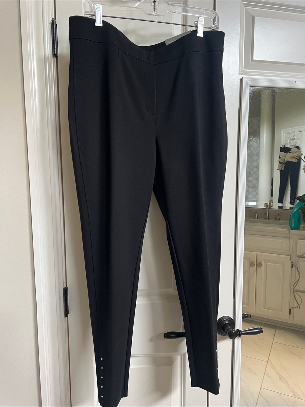 Chico's Women’s Black Pointe Ankle Pants with Subtle Ankle Detail